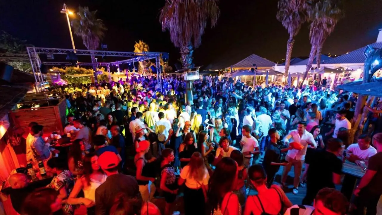 T2 Prado Plage / Velodrome Μασσαλία 0*,  Γαλλία